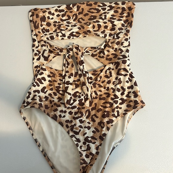 Strapless aerie cheetah bathing suit - Picture 1 of 4
